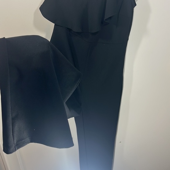 NWT Altar'd State One Shoulder Black Ruffle Jumpsuit Medium One Piece Romper - Picture 6 of 9